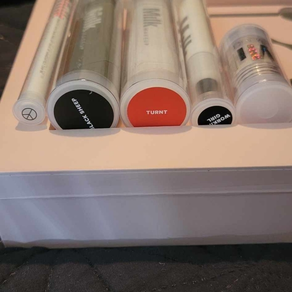 5pc Milk Makeup - Picture 2 of 2